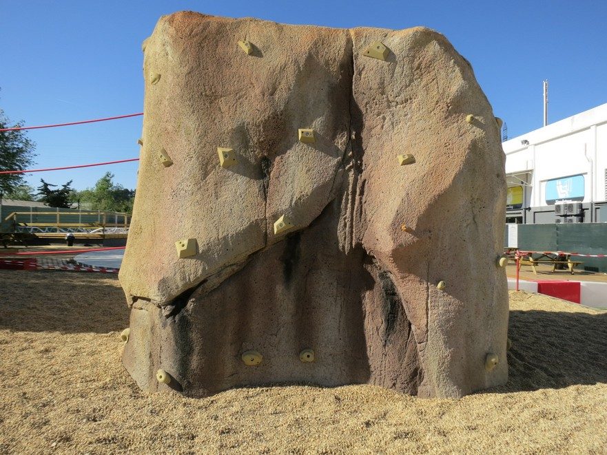 Sculpted concrete boulder, Aubagne