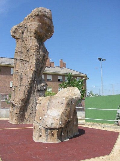 Sculpted concrete monolith and boulder, Madrid Moncloa
