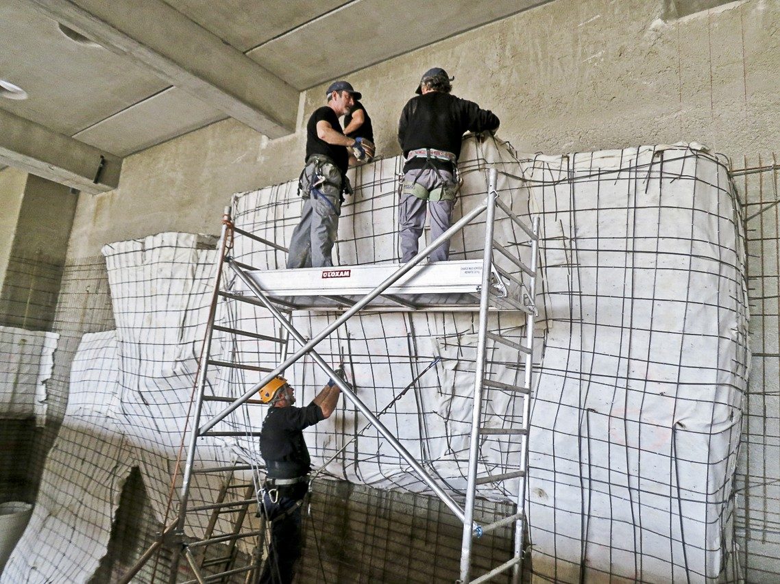 Fitting mesh and geotextile